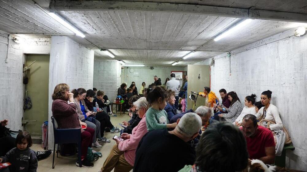 הציבור במקלטים, שאגת הארי