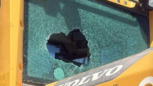 Jewish extremists attack IDF forces evacuating West Bank outpost, injuring...