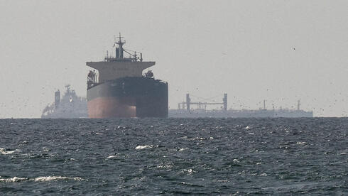 US issues 30-day waiver on Iranian oil sales to ease supply