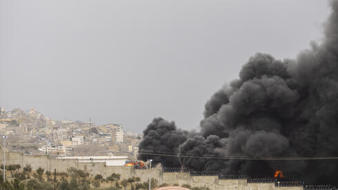 איך מפילים משטר?