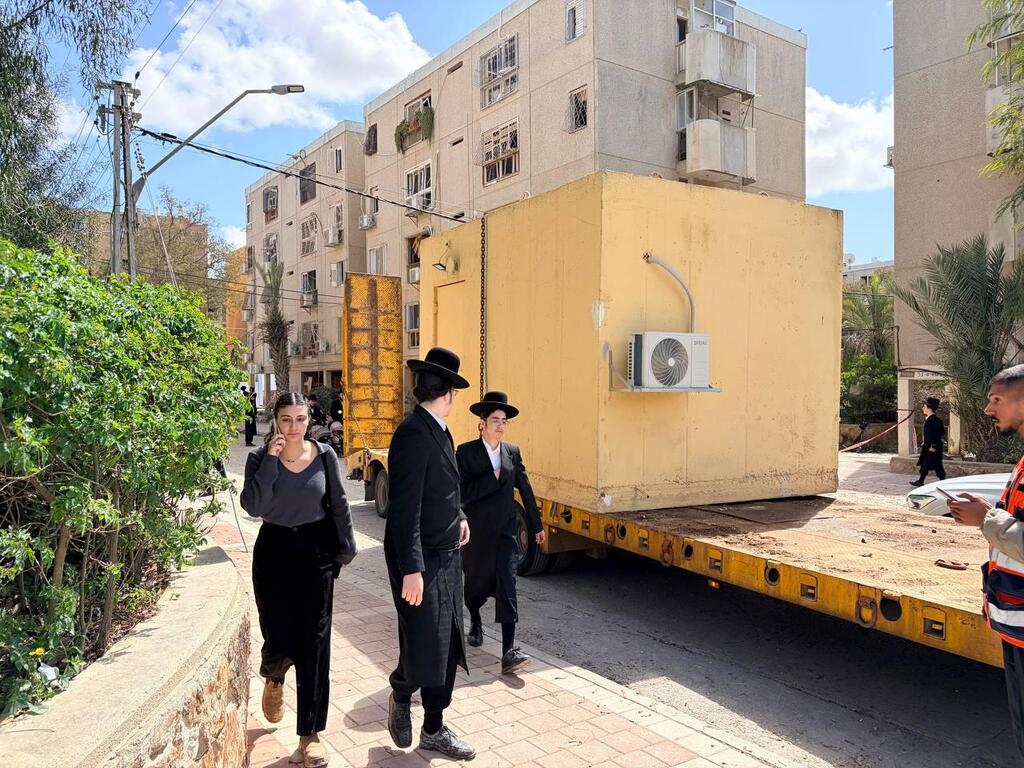 מיגונית שהביאו לראש הממשלה בערד