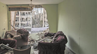 היכולת של איראן פוחתת, אבל לא תדעך לאפס המוחלט. ההרס בערד לאחר פגיעת הטיל, אתמול | צילום: יובל חן