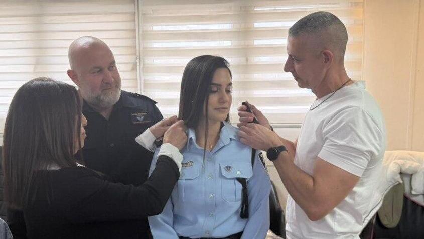 הענקת הדרגה לרינת סבן, לפני כחודש (צילום: סעיף 27א' לפי חוק זכויות יוצרים ) הענקת הדרגה של רינת סבן