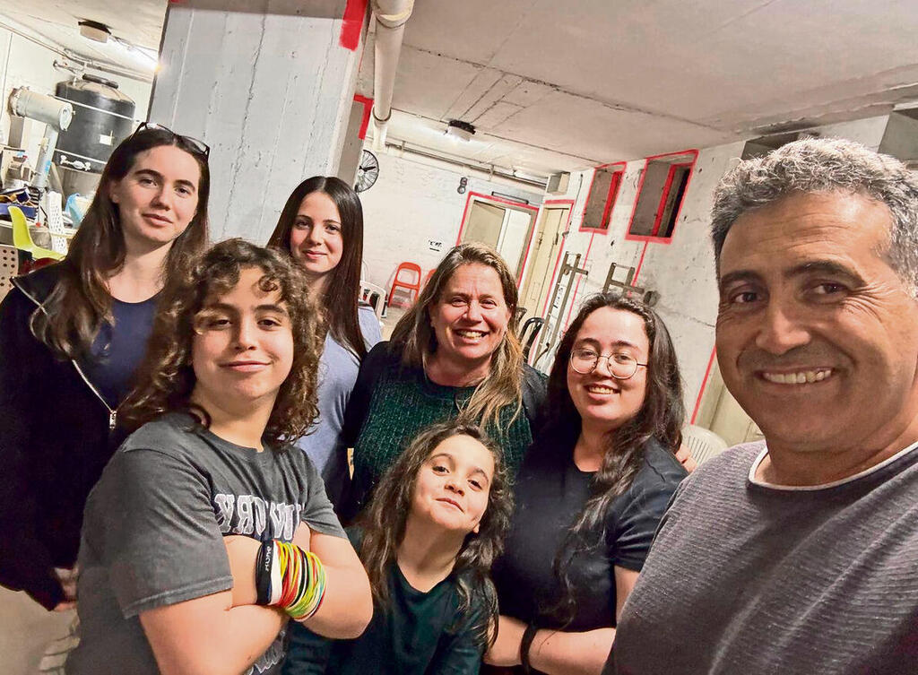 משפחת הנדלר־דמרי במקלט משפחת הנדלר־דמרי במקלט