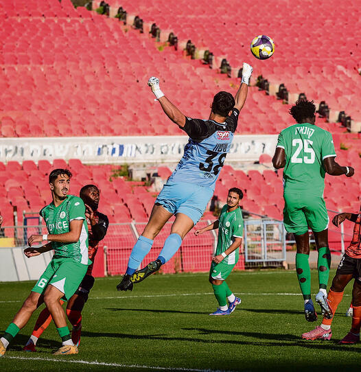 אבו־חמדאן מנסה ליירט התקפה של כפר־שלם אבו־חמדאן מנסה ליירט התקפה של כפר־שלם