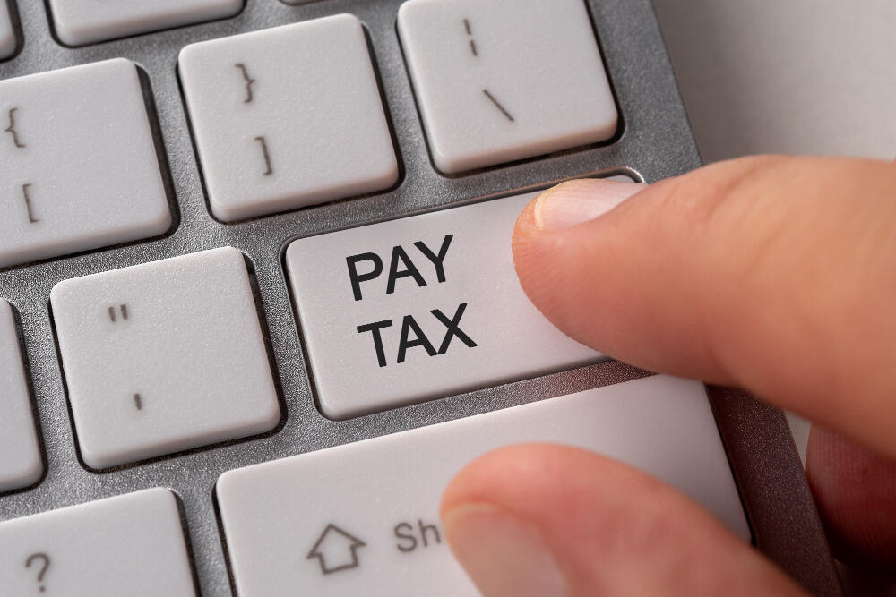 תשלום מיסים (FREEPIK) תשלום מיסים