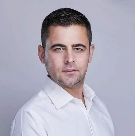 אגמון. בלי מצנח זהב | צילום: עופר חג'יוב אגמון. בלי מצנח זהב | צילום: עופר חג'יוב