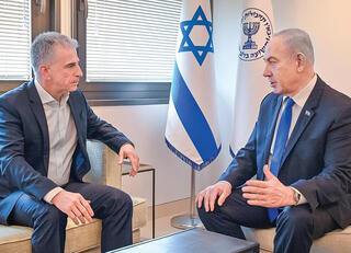נתניהו וברנע. גורם שנחשף למצגת שהציג ראש המוסד לאמריקאים טוען שלא הייתה בו התחייבות להפלת המשטר | צילום: קובי גדעון, לע"מ