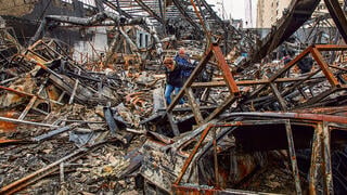 מפעל שהותקף בטהרן, אתמול | צילום: Majid Saeedi, גטי אימג'ס