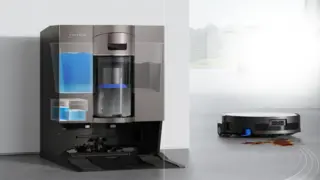 השואב-שוטף Deebot X11 OmniCyclone של חברת Ecovacs 