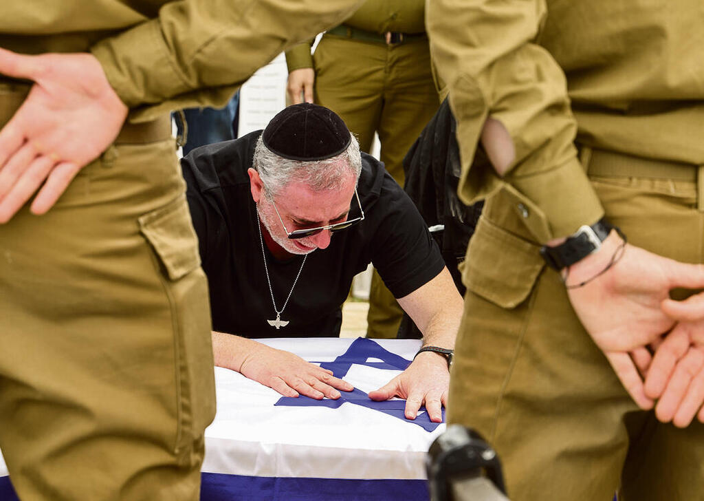 ליאון, אביו של מקסים אנטיס ז"ל, נפרד