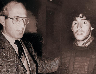 משה שיינמן עם דייגו מראדונה