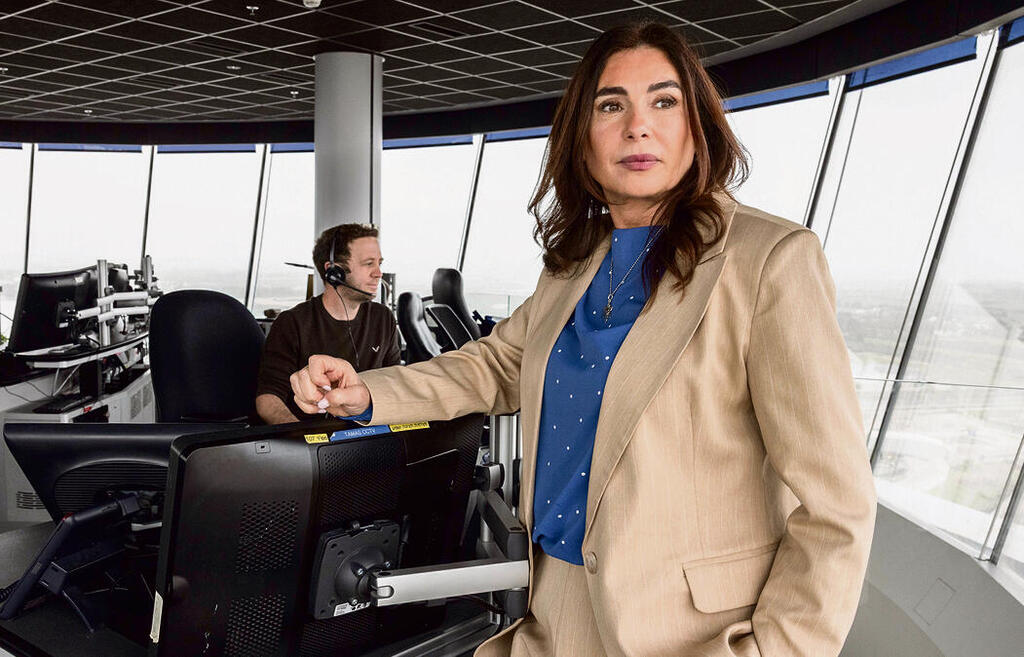 רגב במגדל הפיקוח בנתב"ג, השבוע. "כל יום אני מבקשת לפתוח את נמל התעופה רמון, אבל שר הביטחון והצבא מתנגדים"