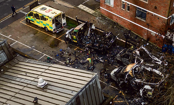 זירת הצתת האמבולנסים בלונדון. "דפוסים דומים לפעילות הרוסית באירופה"