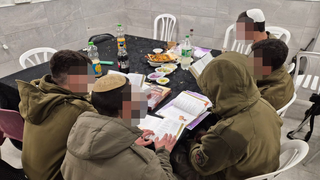 ליל סדר חג פסח עם לוחמי גבעתי בגבול לבנון