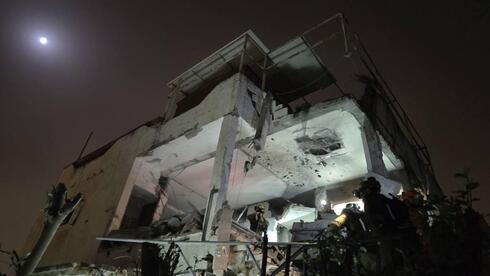 שוב פגיעה באזור התעשייה נאות חובב, הרס כבד ברמת גן | התיעודים מהירי הלילי למרכז ולדרום