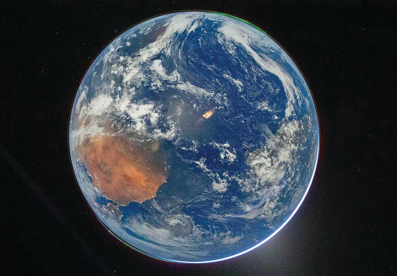 "מסע של תקווה". כדור הארץ, כפי שנצפה מהארטמיס