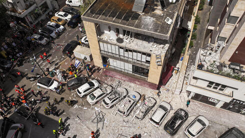 Обстрел Гуш-Дана: разрушен этаж жилого дома в Рамат-Гане