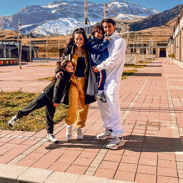 רועי קהת, אשתו גיל והילדים סיאל ואלריי בטיול באזרבייג'ן