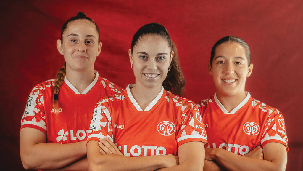 שחקניות מיינץ | צילום: Max Drevermann