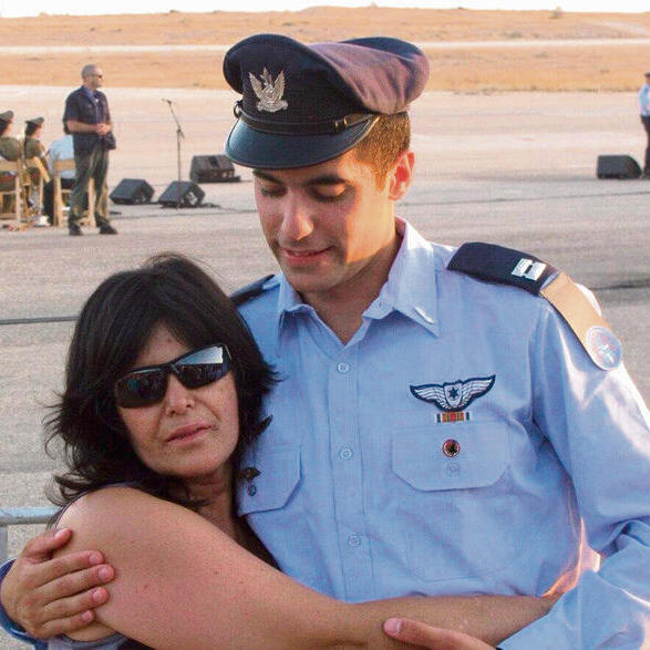 אסף דגן ז"ל ואימו מירי