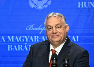 ויקטור אורבן ואנס ואורבן בהצהרה לתקשורת