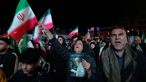 שינוי הכיוון האיראני, הבעיות שלא נפתרו - והמתקפה של לפיד: 