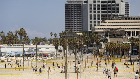 Weekend forecast: unseasonably hot weather with afternoon rain and ...