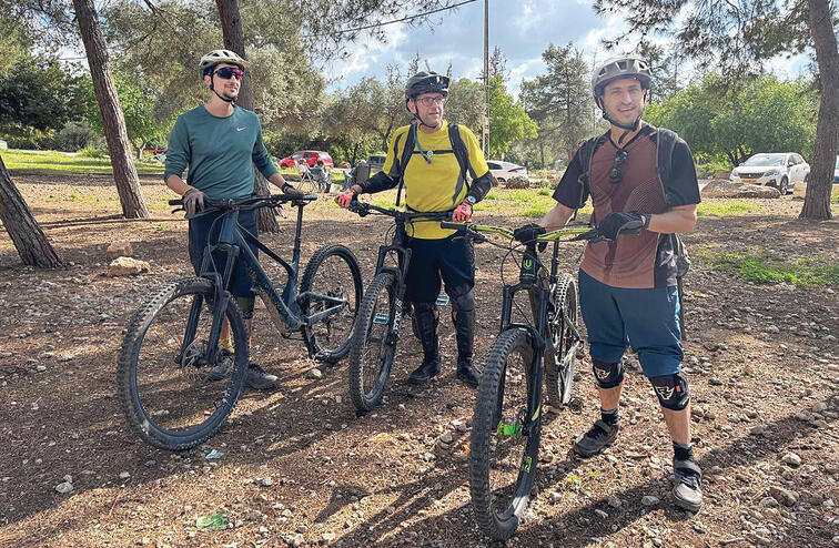 רכיבת התאווררות ביער בן שמן