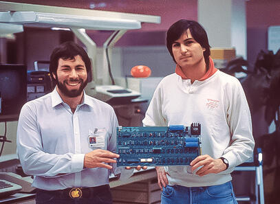 "לא היו להם 5 סנט בכיס". סטיב ג'ובס וסטיב ווזניאק | צילום ארכיון: אפל