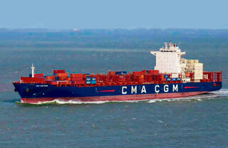 מכלית צרפתית עוברת במצר הורמוז, החודש. העולם החופשי נשלט ברובו על ידי מנהיגים רופסים ופייסנים