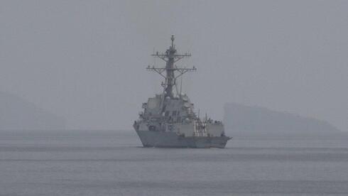 „מבוי סתום” בגלל הורמוז, משחתות אמריקניות עברו במצר: „נפנה מוקשים עם צוללות...