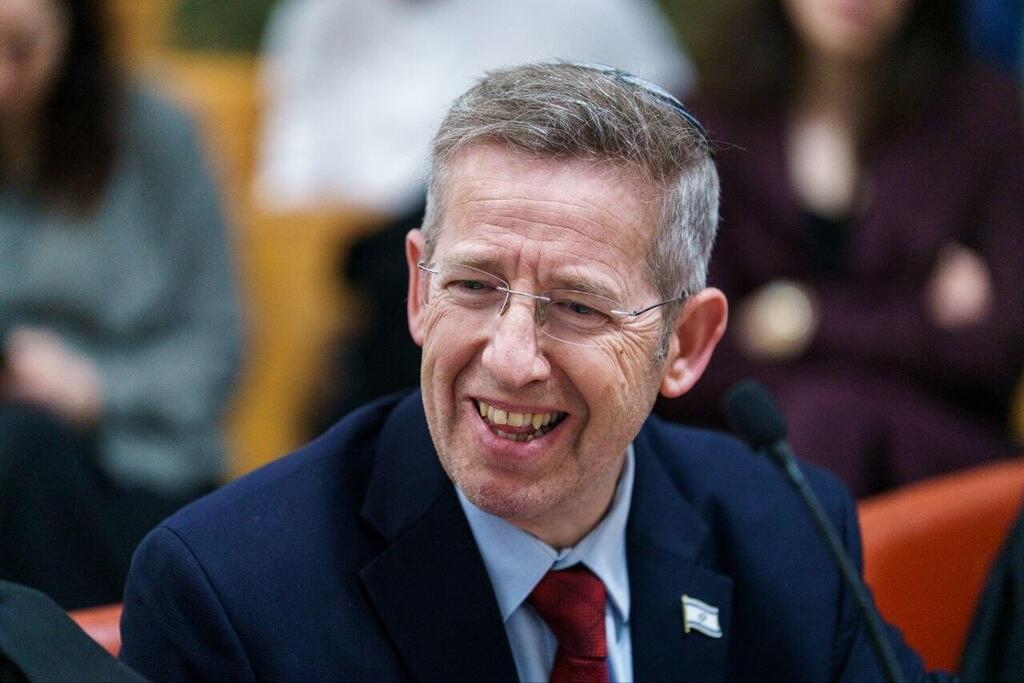 מזכיר הממשלה יוסי פוקס בדיון (צילום: שלו שלום) יוסי פוקס בבג"ץ- דיון בבקשת בזיון בית המשפט בעניין גיוס תלמידי ישיבות