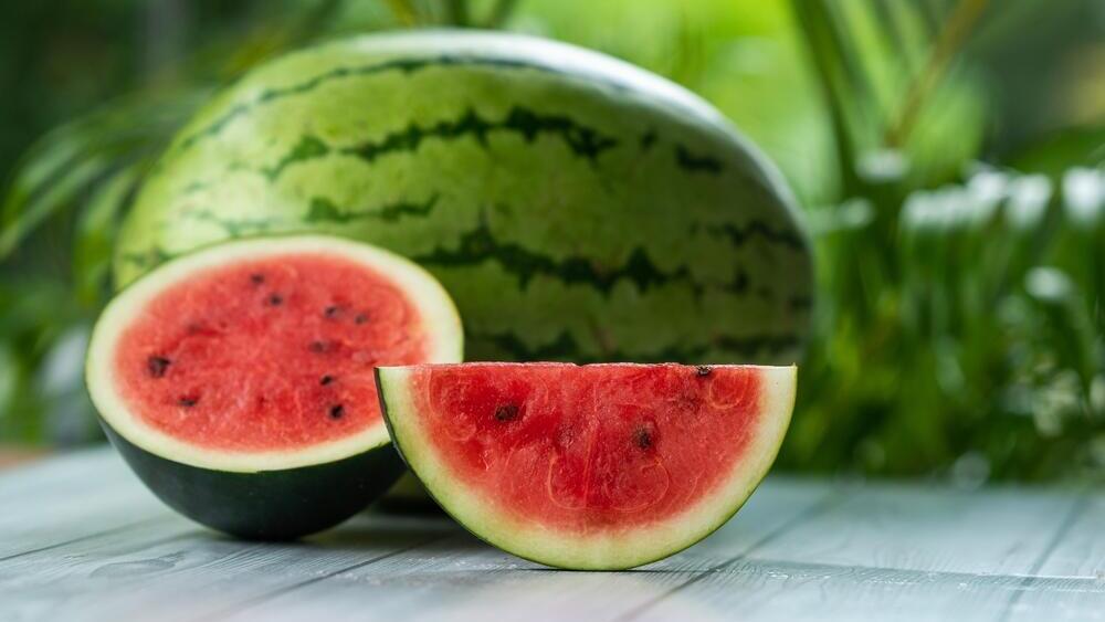 מתוק, מרענן ועמוס נוזלים. אבטיח (צילום: shutterstock) מזונות עם ריכוז ליקופן