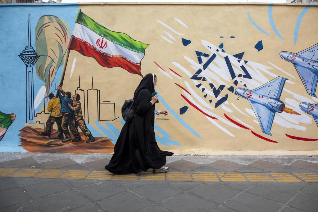 גרפיטי נגד ישראל בטהרן (צילום: Majid Saeedi/Getty Images) גרפיטי נגד ישראל בטהרן