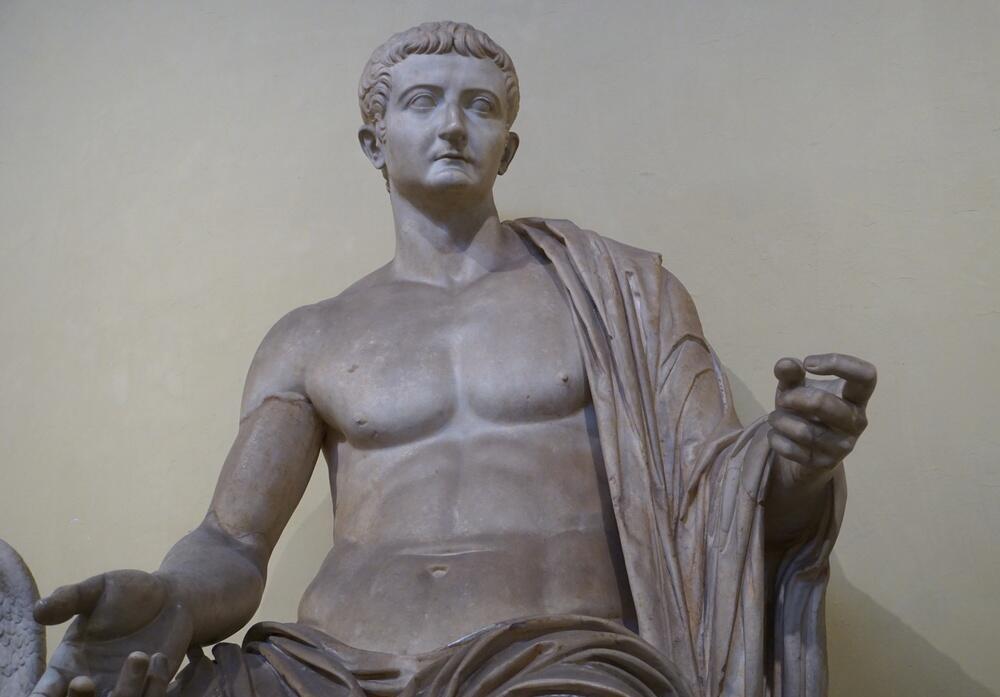 A statue of the Roman emperor Tiberius (Photo: Alexander Ruszczynski/Shutterstock) פסלו של הקיסר הרומי טיבריוס