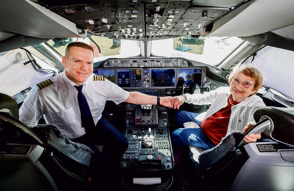 בקוקפיט של מטוס 787