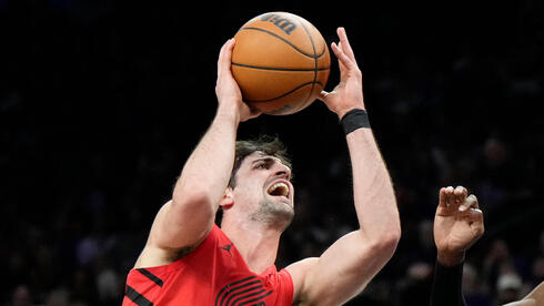 Deni Avdija powers Portland past Phoenix, becomes first Israeli to reach NBA playoffs