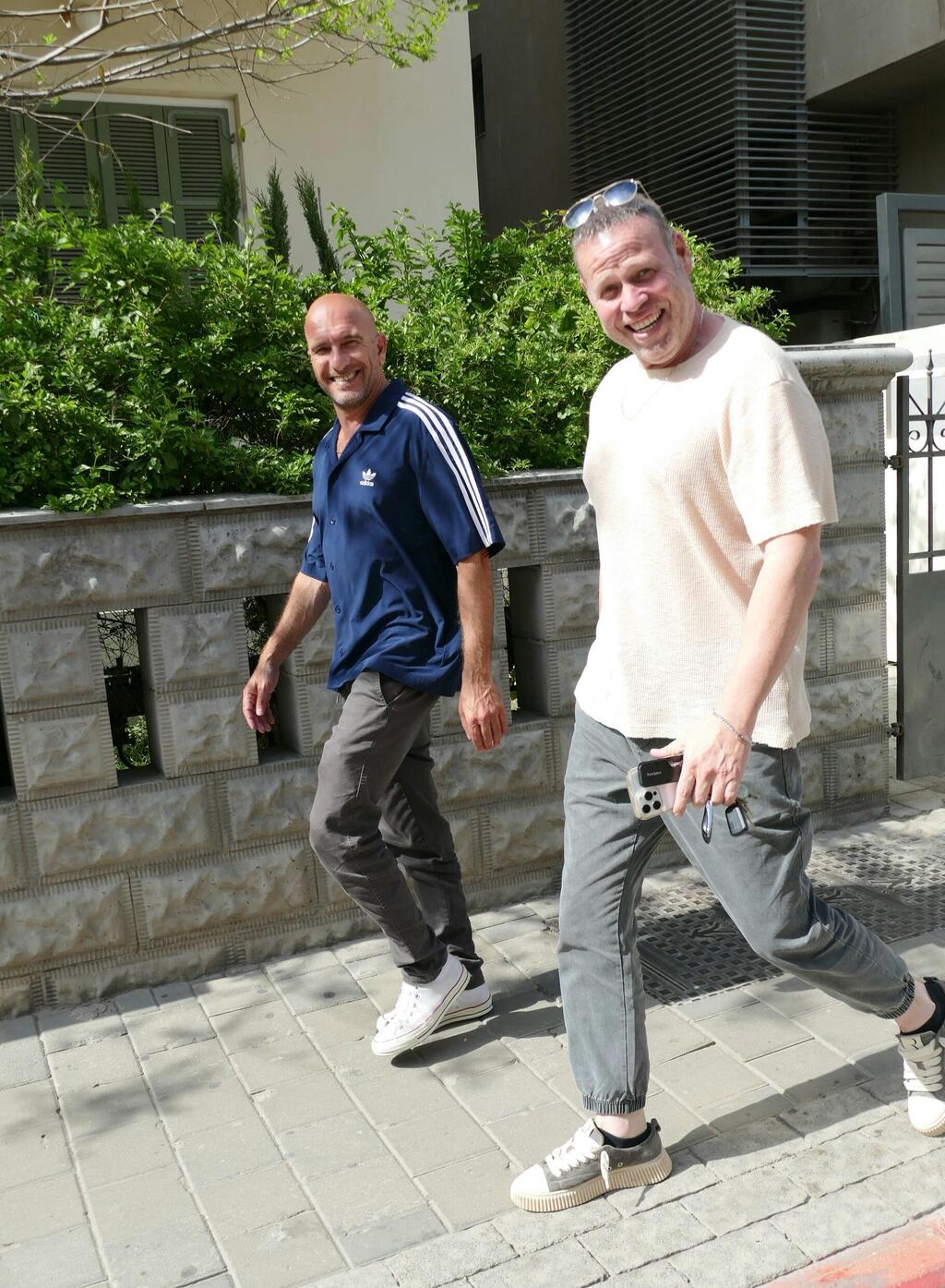 ידענו שתשמחו לראות אותנו (צילום: אמיר מאירי) פפראצי אדיר מילר אסי כהן