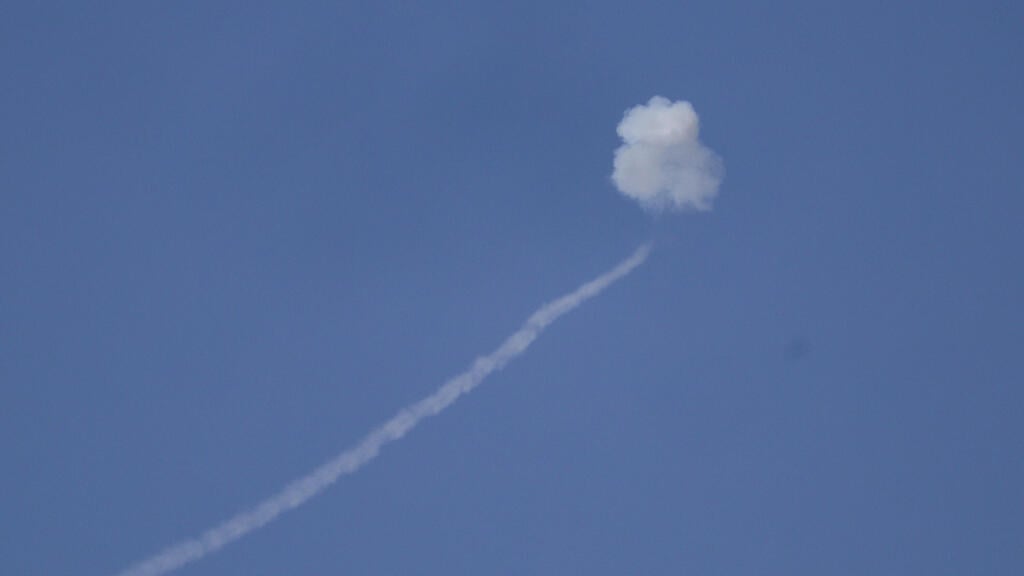 יירוט בשטח לבנון (צילום: REUTERS/Florion Goga) יירוט מעל גבול לבנון