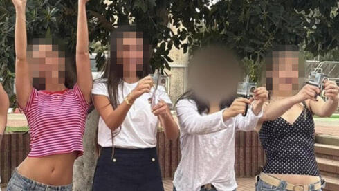 ביום השחרור: חיילות עלו למשפט ונקנסו בגלל „לבוש לא צנוע”