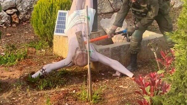 החייל שניתץ את פסל ישו וזה שצילם הודחו מלוחמה ונשלחו ל-30 ימי מחבוש