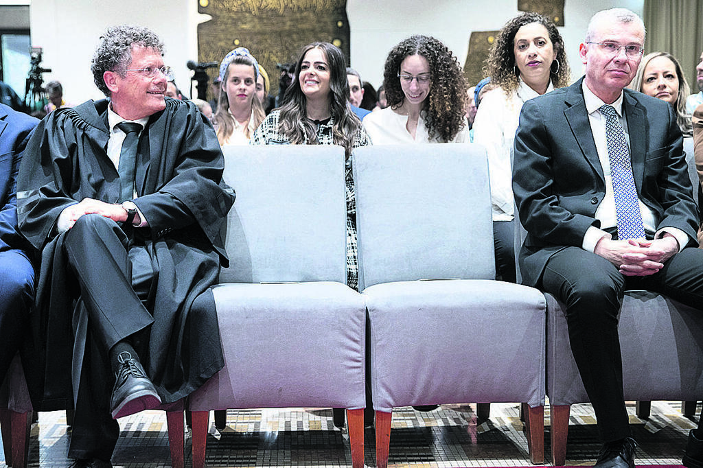 שר המשפטים יריב לוין ונשיא העליון יצחק עמית (צילום: אלכס קולומויסקי) שר המשפטים יריב לוין ונשיא העליון יצחק עמית