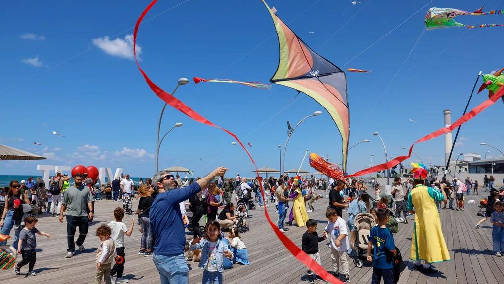Kite festival at Tel Aviv Port (Photo: Guy Yechieli) העפיפונמל בת"א