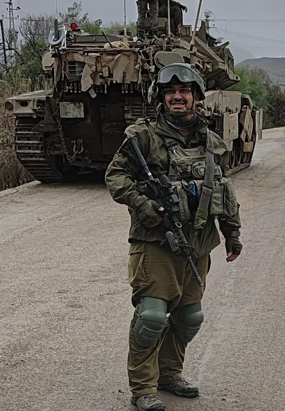 Dr. Gilad Chen during reserve duty (Photo: Private album) ד"ר גילעד חן מבית החולים העמק בשירות המילואים