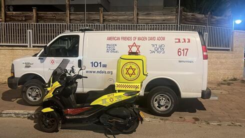 חשד לרצח: גבר דקר למוות את אשתו בבאר שבע - ופצע קשות את בנם