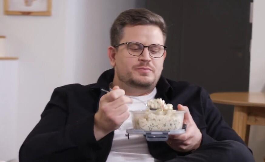 עומר ירדני וסלט תפוחי אדמה במיונז