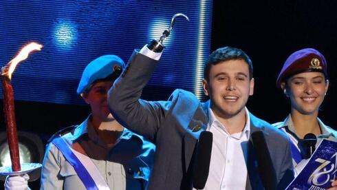 אורה לא תעזוב את הצפון, ארי הניף את ידו למען הלוחמים: הרגעים המרגשים מטקס...