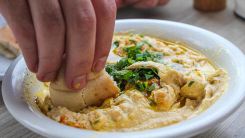 Улучшает настроение и не только: 5 свойств хумуса, о которых вы не знали