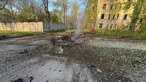 Дом посланника ХАБАДа в Днепре попал под обстрел, ранен сын раввина